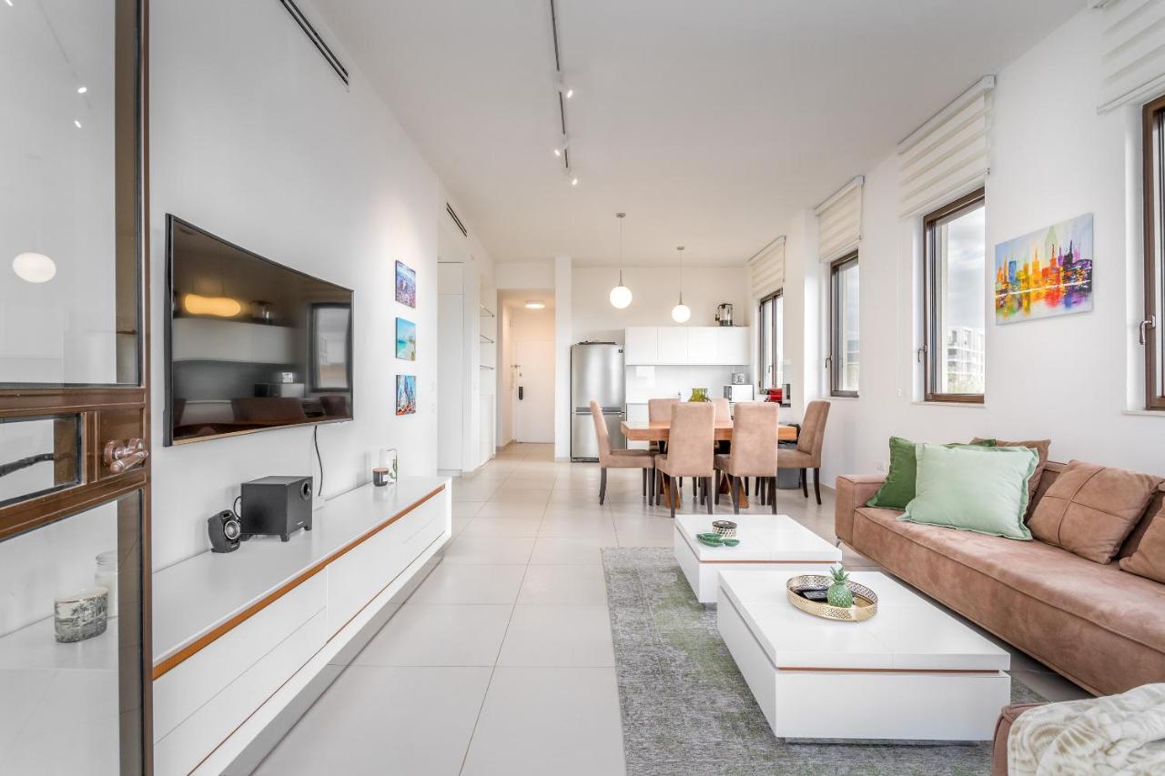 Modern & Bright 3 Bdr Close To The Beach 텔아비브 외부 사진